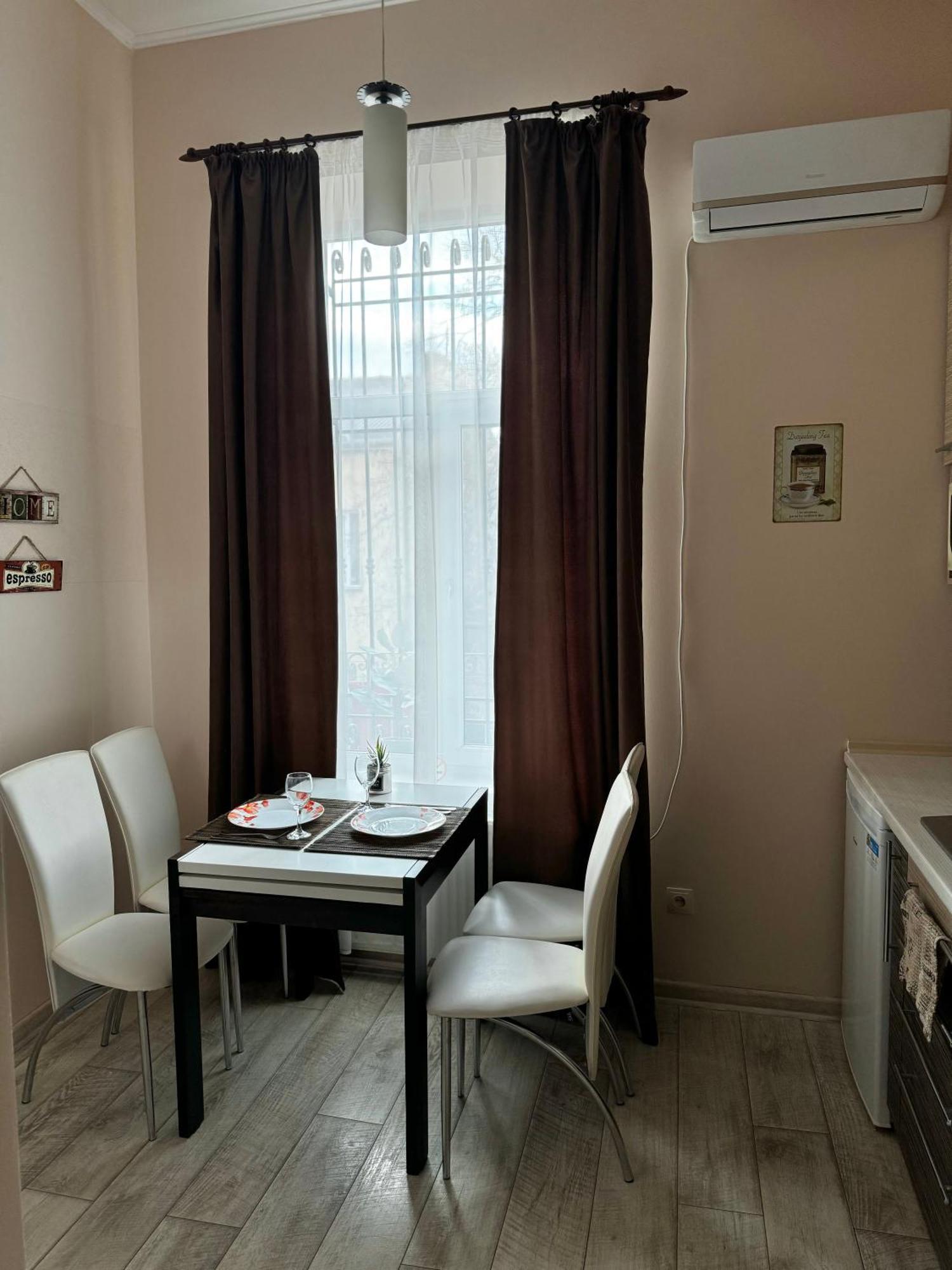 Opera House Apartment Lviv Exterior foto